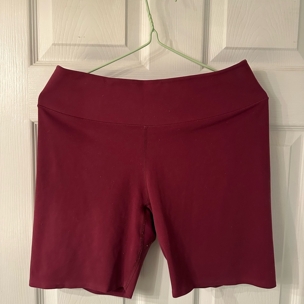 Uniqlo Women's Burgundy Shorts